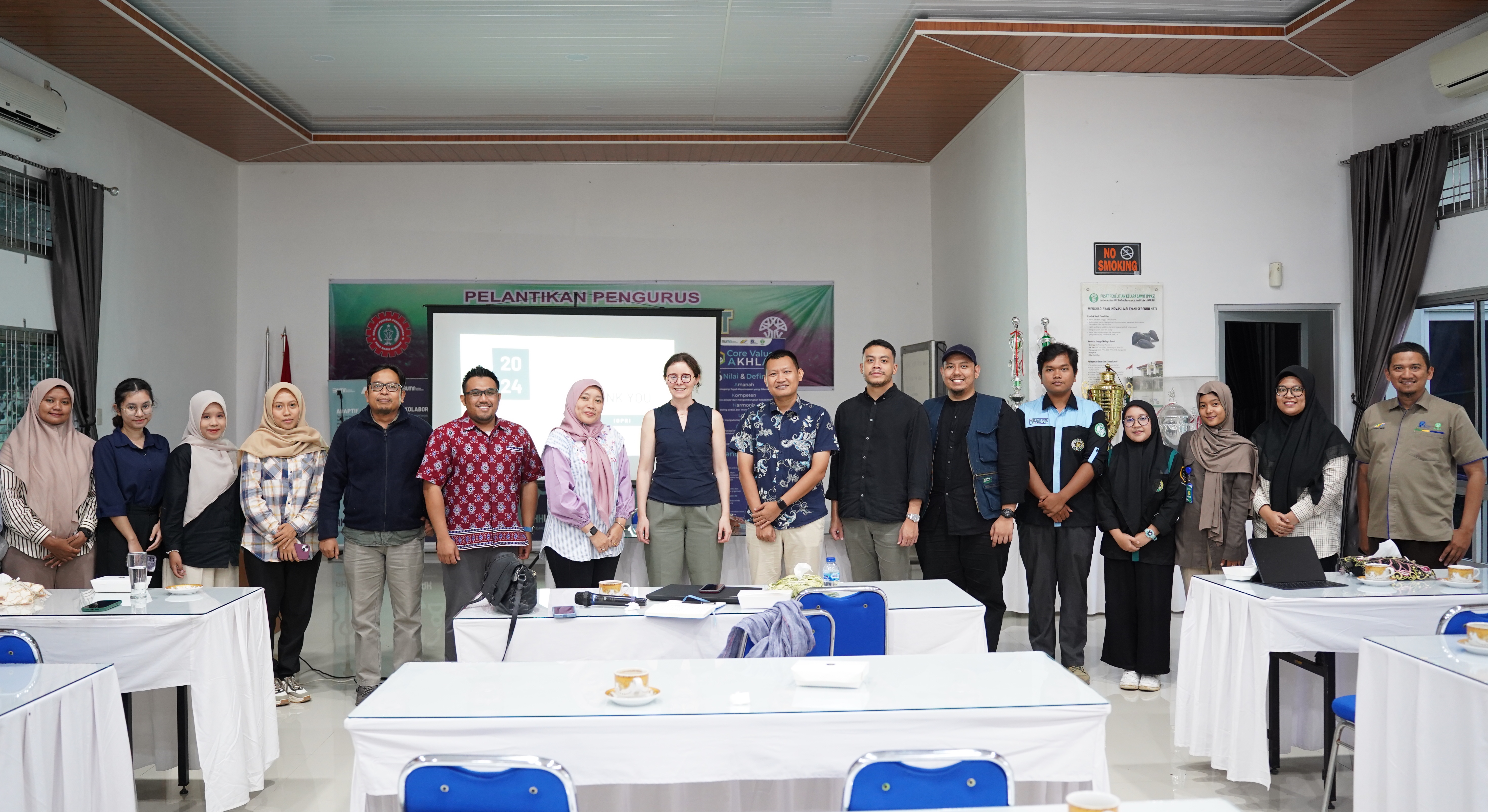 Kunjungan Delegasi International Fertilizer Association di PT RPN-Pusat Penelitian Kelapa Sawit Unit Marihat